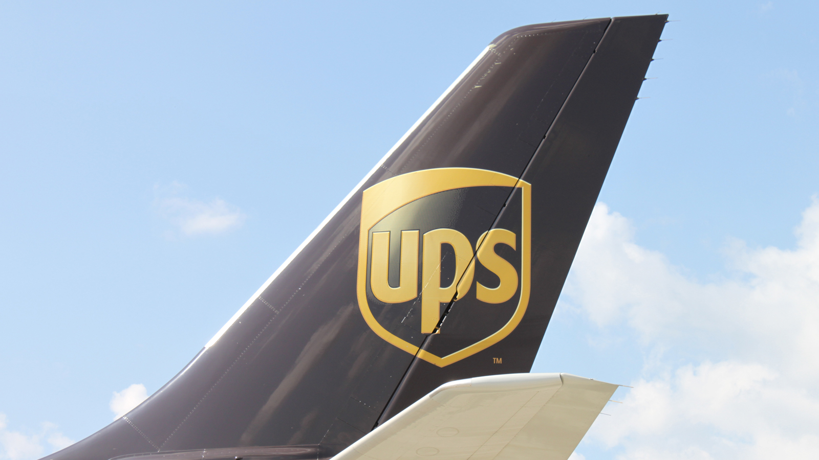 Airport UPS Air Hub and Package Sorting Facility ...